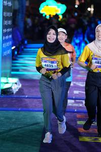 BIB: 4825, 483
                            <button type="button" onclick="openModal(26261593)" class="btn btn-primary btn-sm float-right btn-popup" data-toggle="modal" data-target=".modal-high-quality">
                        <i class="fas fa-shopping-cart"></i> Add to Cart
                    </button>
                                            <button type="button" onclick="isThisMe(26261593, true)" class="btn btn-success btn-sm float-right btn-popup btn-isme hidden" data-toggle="tooltip" data-placement="bottom" title="นี่คือรูปของคุณใช่ไหม คลิกที่นี่เพื่อเอาเข้าอัลบั้ม">
                        <i class="fas fa-plus"></i> Add to album
                    </button>
                    <button type="button" onclick="isThisMe(26261593, false)" class="btn btn-warning btn-sm float-right btn-popup btn-isnotme hidden">
                        <i class="fas fa-ban"></i> Remove from album
                    </button>